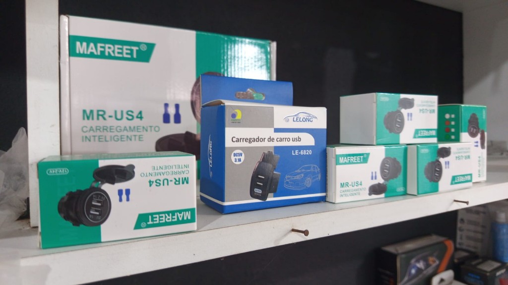 Carregadores USB 12V Mafreet e Lelong